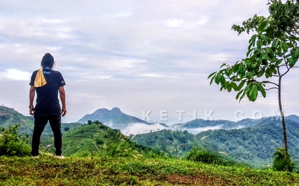 Thumbnail Berita - Basuh Diri di Ambang Waktu, Refleksikan Akhir Tahun dalam Balutan Alam di Puncak Jowin