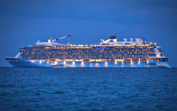 Thumbnail Berita - Ovation of the Seas Bawa Ribuan Turis, Tutup Rekor Kunjungan Kapal Pesiar 2025 di Celukan Bawang