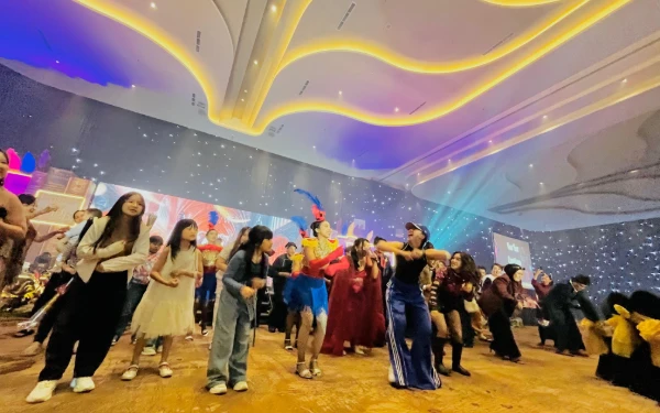 Thumbnail Berita - Grand Ballroom hingga Sky Lounge, Grand Mercure Malang Mirama Sukses Suguhkan Pesta Tahun Baru Spektakuler