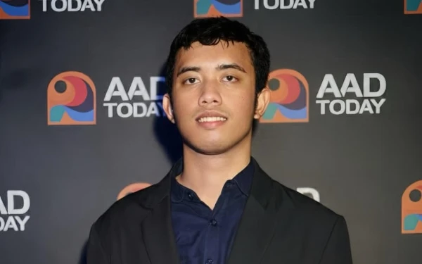 Thumbnail Berita - Berawal dari Tugas UTS, Foto 'Petani' Karya Ali Azhar D Raih Penghargaan Internasional di Singapura