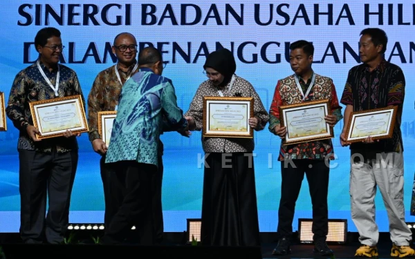 Thumbnail Berita - Jadi Tulang Punggung Distribusi Gas Bumi Nasional, Pertagas Raih Penghargaan BPH Migas 2025