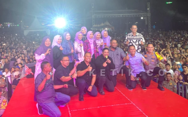 Thumbnail Berita - Pasha Ungu Sebut Mantera Kapolres Halsel Bikin Konser Amal Tahun Baru Adem