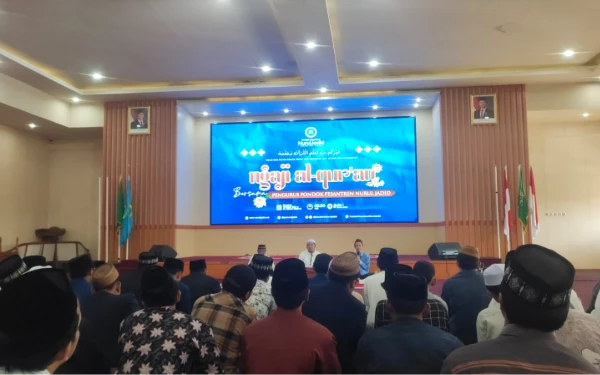 Thumbnail Berita - Ratusan Pengurus PP Nurul Jadid Ngaji Bersama di Awal Tahun