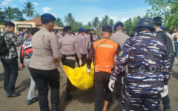 Thumbnail Berita - Tim SAR Gabungan Temukan Jasad Atlet Terjun Payung di Laut Pangandaran