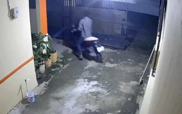 Thumbnail Berita - Dua Kali Jadi Sasaran, Motor Warga Kalidoni Palembang Digondol Maling