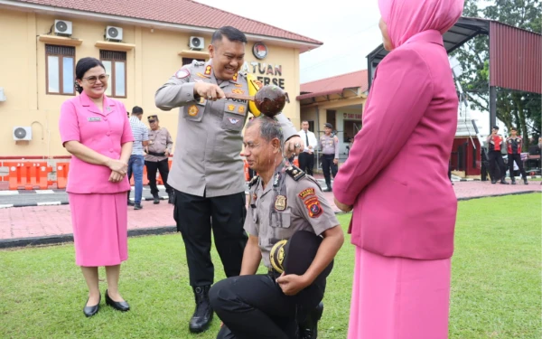 Thumbnail Berita - 61 Personel Polres Labuhanbatu Naik Pangkat, AKBP Choky Ingatkan Tanggung Jawab Makin Besar