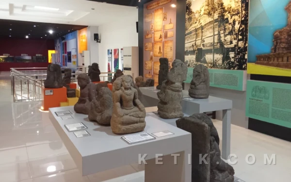 Thumbnail Berita - Koleksi Museum Mpu Purwa Pikat Wisatawan Luar Kota Malang