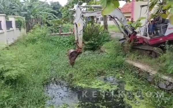Thumbnail Berita - Aksi Cepat DPSDAPR Brebes Normalisasi Sungai Usai Ketegangan Antarwarga di Wanasari