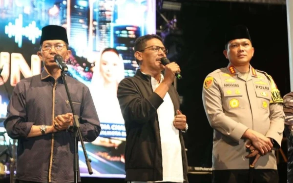 Thumbnail Berita - Ketua DPRD Batam Apresiasi Solidaritas dan Donasi Warga Batam untuk Korban Bencana Sumatera