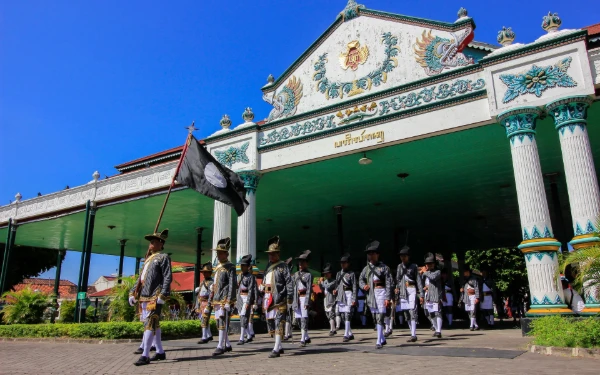 Thumbnail Berita - Tren Micro Tourism Menguat Saat Libur Nataru, Pakar Soroti Mitigasi Bencana dan Overtourism