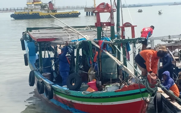 Thumbnail Berita - Pakai Jaring Trawl, 3 Kapal Nelayan Diamankan Polairud Gresik