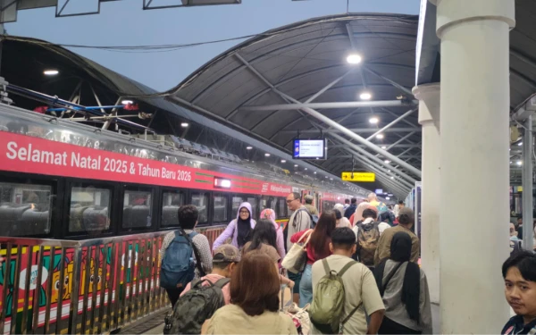 Thumbnail Berita - Transportasi Aman dan Nyaman! Nataru, KAI Daop 8 Surabaya Catat 837 Ribu Penumpang