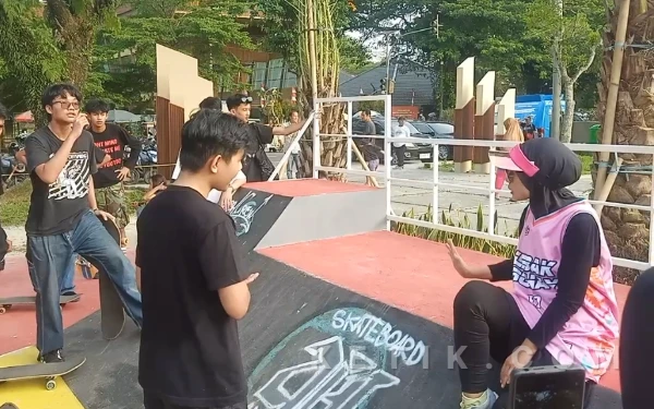 Thumbnail Berita - Alun-alun Rangkasbitung Resmi Dibuka, Ketua TP PKK Lebak: Area Skateboard Harus Dijaga