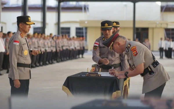 Thumbnail Berita - Kapolda Aceh Pimpin Sertijab 4 PJU dan 3 Kapolres Baru, Ini Daftarnya