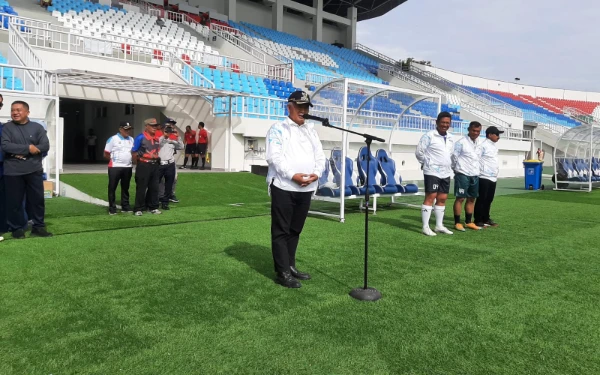 Thumbnail Berita - Bupati Sanusi Buka Turnamen Sepak Bola Antar-Instansi Kabupaten Malang di Stadion Kanjuruhan