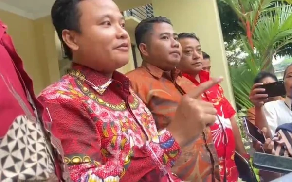 Thumbnail Berita - Madas Laporkan Armuji ke Polda Jatim, Tuding Sebarkan Informasi Hoaks