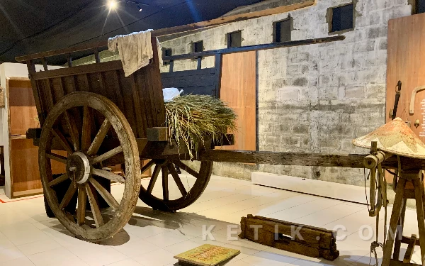 Thumbnail Berita - Unik dan Edukatif, Museum Cilik Dusun Kuliner Kota Batu Pamerkan Ratusan Alat Pertanian Jadul