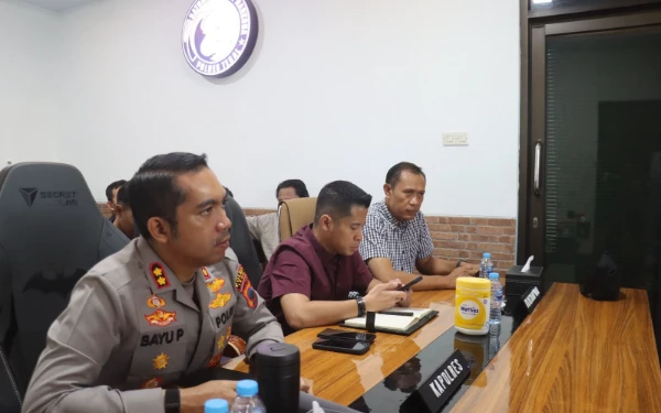 Thumbnail Berita - Polres Tegal Ikuti Sosialisasi Daring Pembaruan KUHP dan KUHAP Bersama Kabareskrim Polri