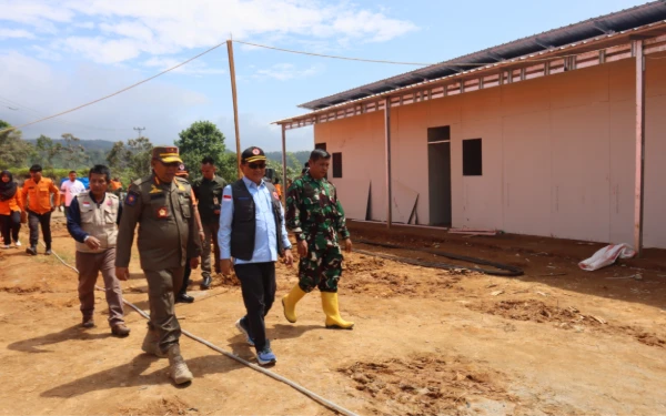 Thumbnail Berita - BNPB Tekankan Percepatan Pembangunan Huntara bagi Warga Terdampak di Koto Tinggi
