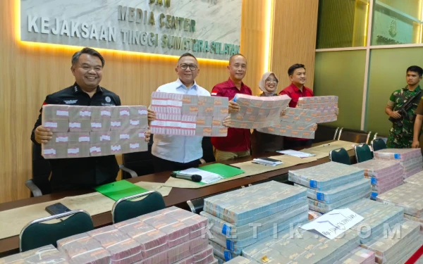 Thumbnail Berita - Jejak Kredit Bermasalah Bank Plat Merah, Kejati Sumsel Kejar Kerugian Negara Rp1,3 Triliun