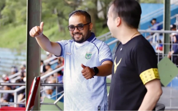 Thumbnail Berita - Mas Heli Minta Pemain Persikoba 'On Fire' di Laga Penentu Lawan Unesa FC