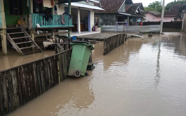 Thumbnail Berita - Bencana Hidrometeorologi Masih Mengintai, Data BNPB Banjir Bandang Terjadi di Berbagai Daerah