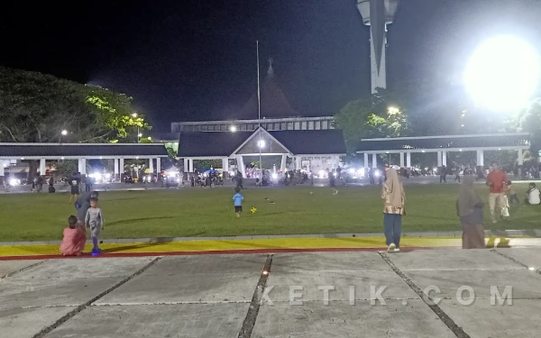 Thumbnail Berita - Wajah Baru Alun-alun Rangkasbitung Disambut Antusias Warga