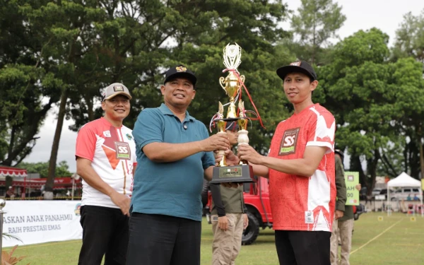 Thumbnail Berita - Bidik Juara Umum Porda, Bupati Harda Kiswaya Buka Kejurkab Panahan Sleman 2026