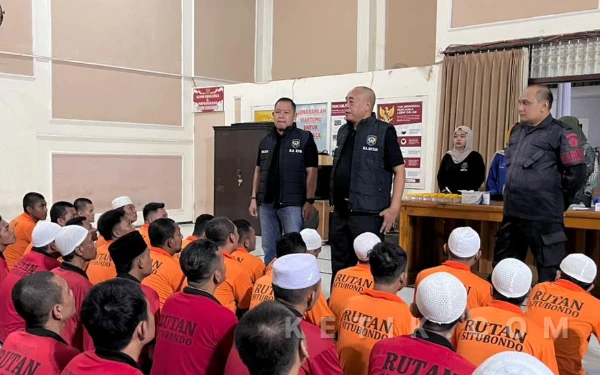 Thumbnail Berita - Rutan Situbondo Gelar Tes Urine kepada 132 Narapidana Narkotika