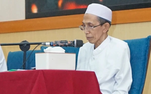 Thumbnail Berita - KH Moh Zuhri Zaini Ingatkan Pentingnya Menjaga Rahasia Keluarga dan Adab dalam Kehidupan