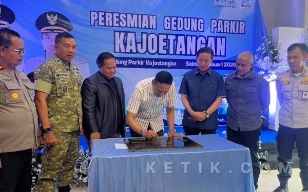 Thumbnail Berita - Perkuat Wisata Heritage, Wali Kota Malang Resmikan Gedung Parkir Kayutangan