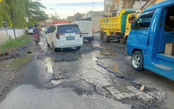 Thumbnail Berita - DPUPR Lebak Pastikan Perbaikan Jalan Maulana Yusuf–Terminal Aweh Dilaksanakan Tahun 2026