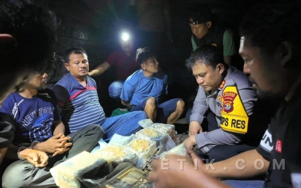 Thumbnail Berita - Terdesak Ekonomi Pascabanjir, Dua Warga Aceh Jadi Kurir 122 Kg Sabu di Bakauheni