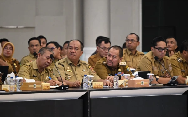 Thumbnail Berita - Bupati Asahan Hadiri Rakor Percepatan Rehabilitasi dan Rekonstruksi Pascabencana di Sumut