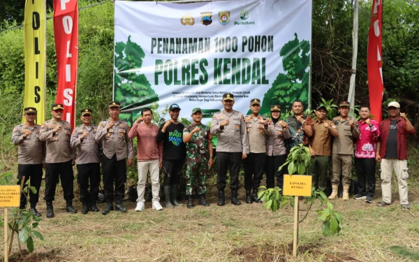 Thumbnail Berita - Polres Kendal Tanam 1.000 Pohon di Kedung Pengilon Brangsong