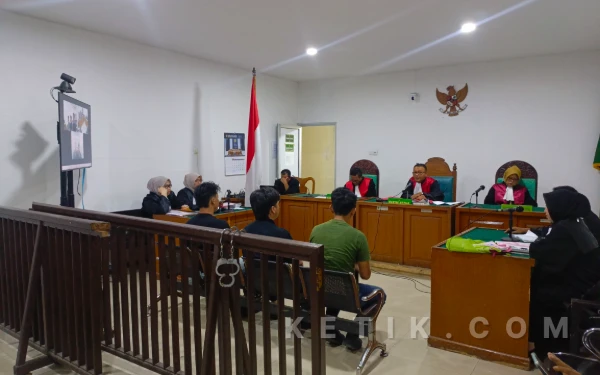 Thumbnail Berita - Sidang Narkotika 100 Gram Sabu dan Ekstasi di PN Palembang, Terdakwa Dapat Imbalan Rp500 Ribu