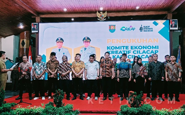 Thumbnail Berita - Pengukuhan Komite Ekonomi Kreatif, Bupati Targetkan Cilacap Menjadi Tempat Tujuan Wisata