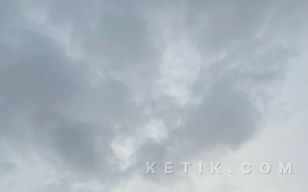 Thumbnail Berita - BMKG: Cuaca Kota Pangkal Pinang 14 Januari 2026 Diprakirakan Hujan Ringan, Jayapura Berawan