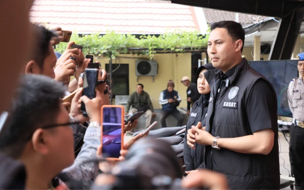 Thumbnail Berita - Polres Kediri Kota Tangkap Dua Pelaku Curanmor, Lima Motor Diamankan