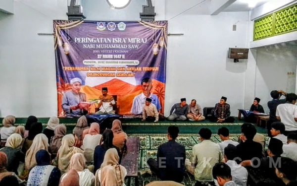 Thumbnail Berita - Peringatan Isra Mi'raj Khidmat Sekaligus Seru Pelajar SMA Negeri Kauman Tulungagung