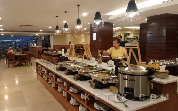 Thumbnail Berita - Sarapan Estetik di THE 1O1 Malang OJ, Bisa Racik Jamu Sendiri Hingga Nonton Live Cooking