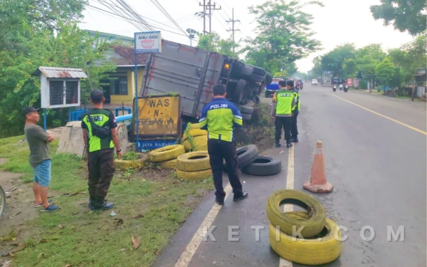 Thumbnail Berita - Sering Terjadi Kecelakaan, Jembatan di Balenrejo Diminta Segera Diperlebar