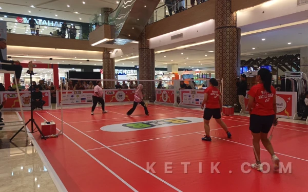 Thumbnail Berita - 77 Mama Muda Ramaikan Badminton With Bestie Vol. 2 di Gressmall Gresik