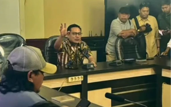 Thumbnail Berita - DPRD Surabaya Berharap Polemik Jagal Sapi dan Pemkot Happy Ending