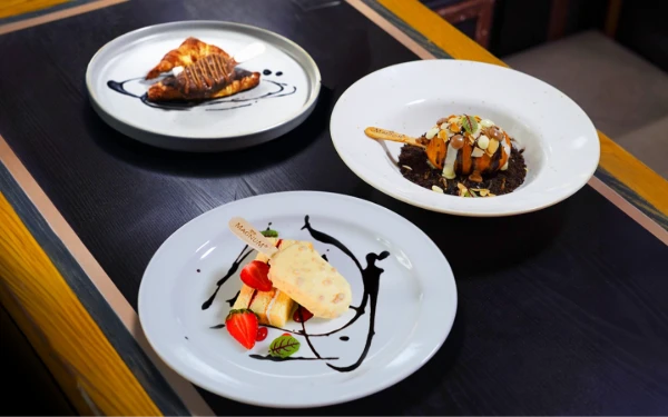 Thumbnail Berita - Lezatnya Dessert Fusion Es Krim Croissant, Corndog hingga Almond Hadirkan Rasa yang Unik