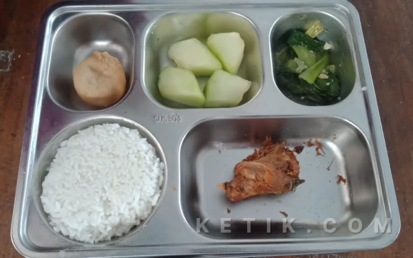 Thumbnail Berita - Banyak Dikeluhkan, Paket MBG di Kesamben Jombang Diduga Tak Layak Konsumsi