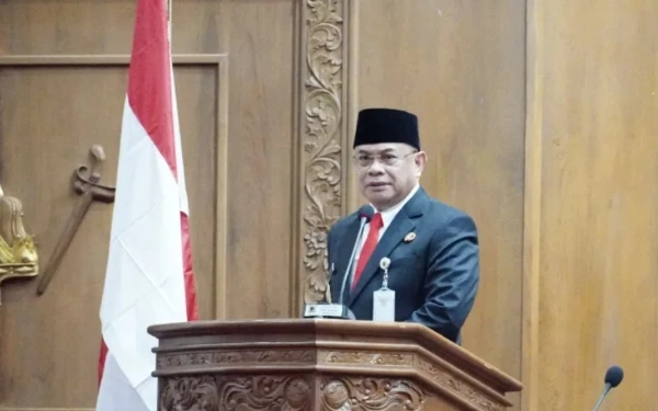 Thumbnail Berita - KPK Amankan Bupati Pati Sudewo dalam OTT