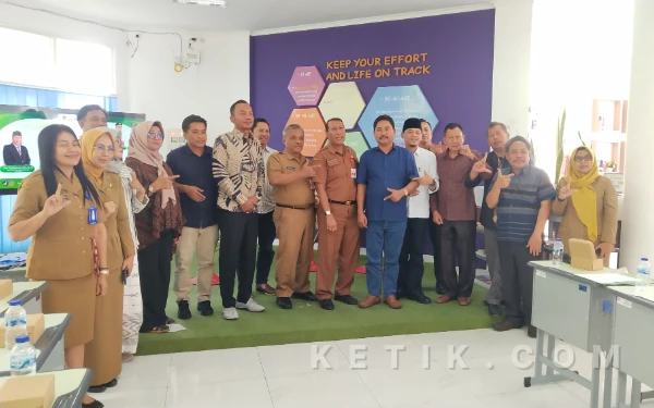 Thumbnail Berita - Komisi IV DPRD Gresik Dalami Inovasi Literasi di Perpustakaan Madiun