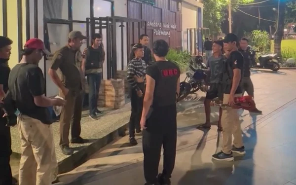 Thumbnail Berita - Ramai Pengamen di Kambang Iwak Bikin Resah, Satpol PP Palembang Turun Tangan