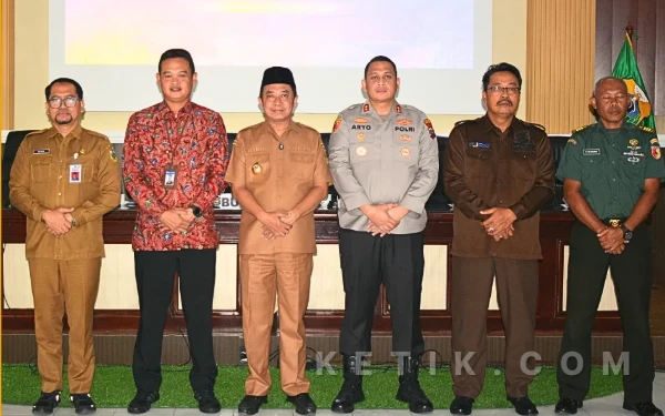 Thumbnail Berita - Bupati Bondowoso Dorong Kerja Terpadu Lintas Sektor Hadapi Tantangan Ekonomi